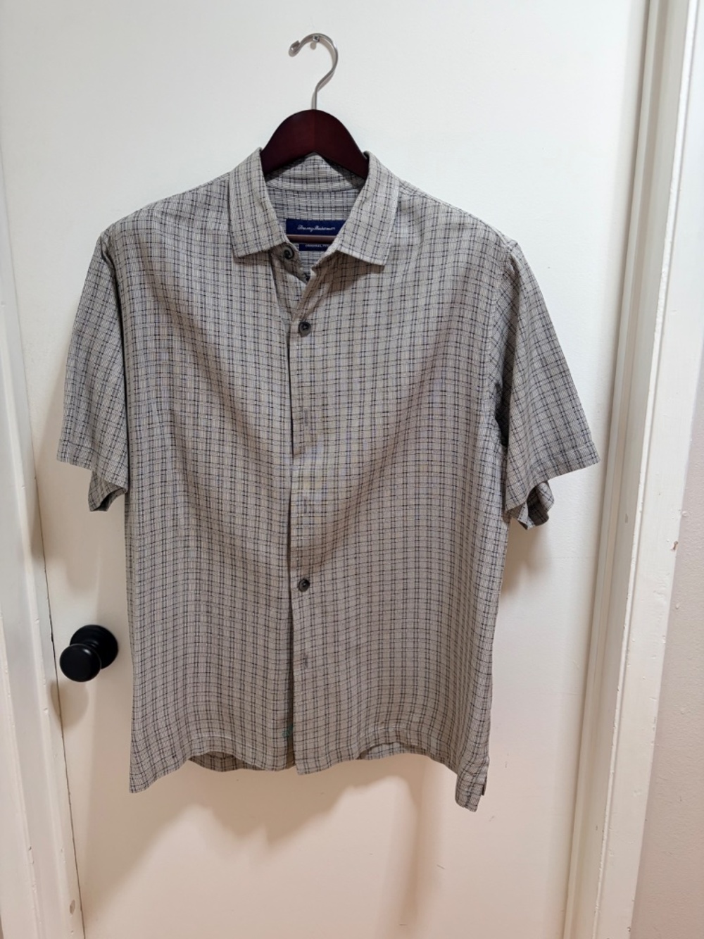 Tommy Bahama Men’s 100% Silk Button-Up Shirt